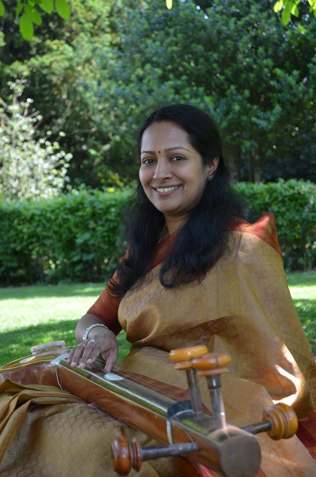 Uma avec tampura