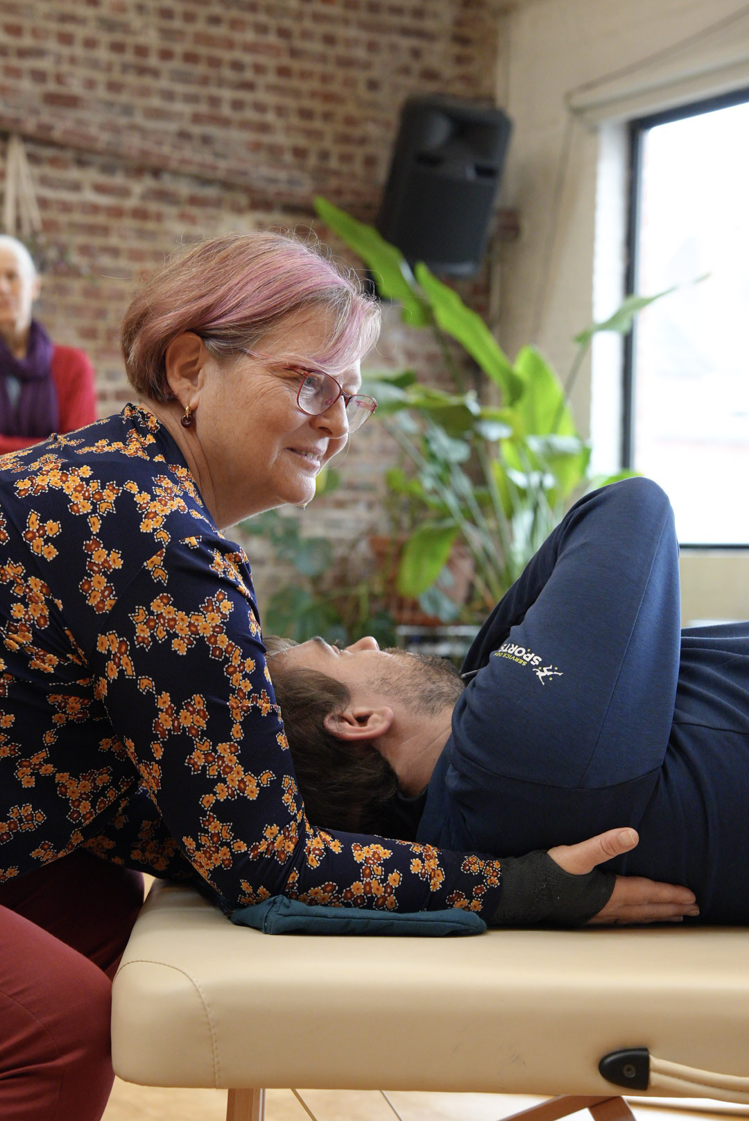 Touch at the heart of the fascia's movement